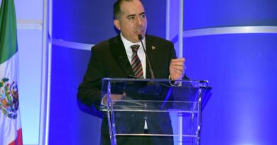 UN ANÁLISIS DE LA POLÍTICA Y LA ECONOMÍA DEL PAÍS SE PRESENTÓ EN DESAYUNO DE COPARMEX